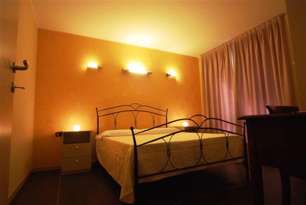 Residence & Suites Solaf Бонате-Сопра Номер фото